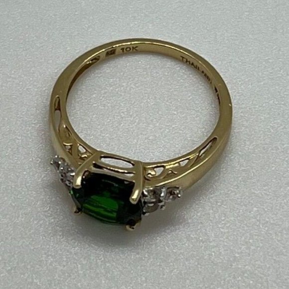 10K YELLOW GOLD RING  WITH EMERALD & DIAMONDS  SIZE 6 - Picture 8 of 9